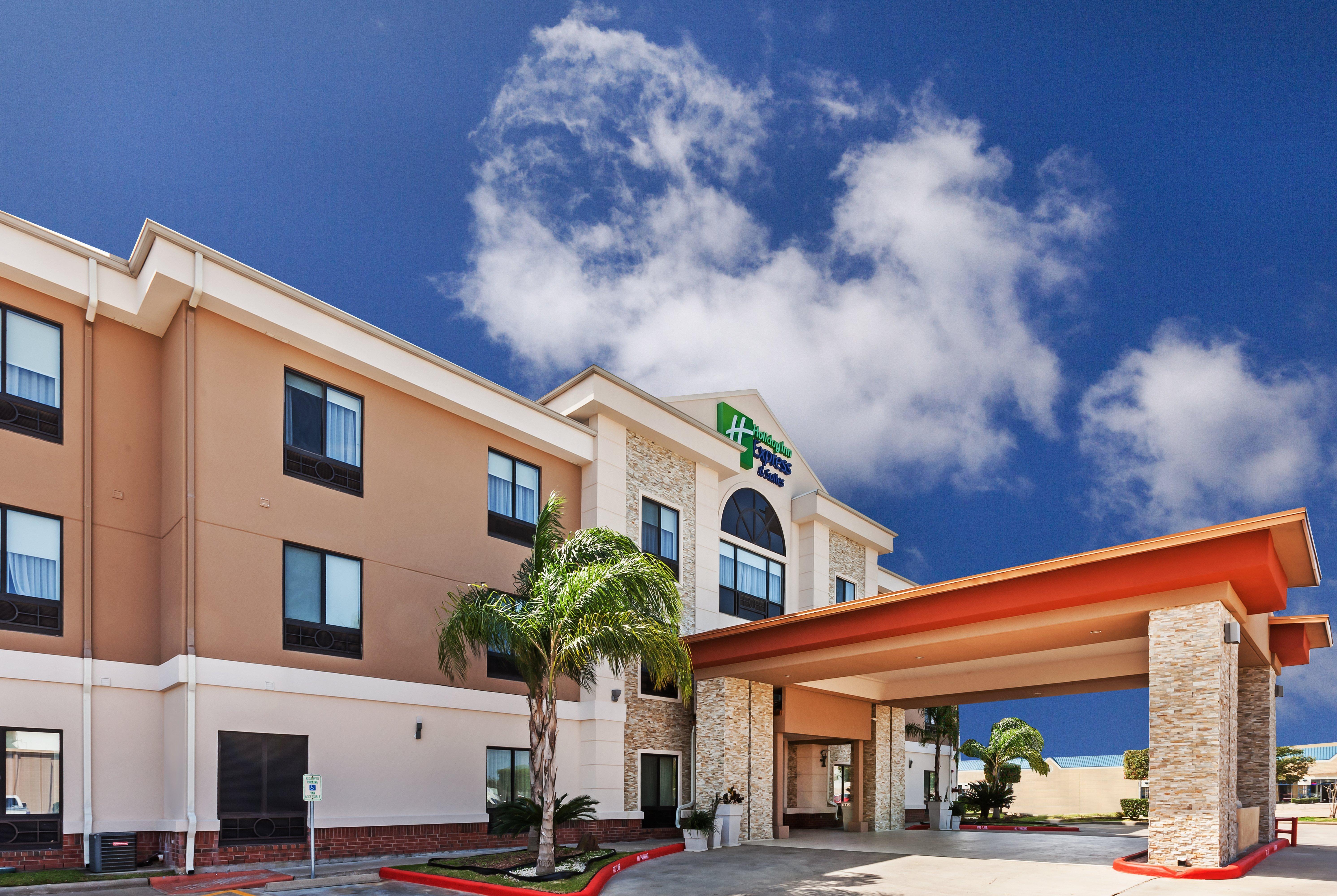 Holiday Inn Express & Suites Houston East, An Ihg Hotel Exterior photo